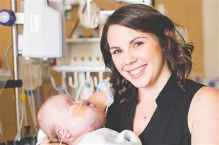 
Victoria Silvestri Height, Weight, Net Worth, Age, Birthday, Wikipedia, Who, Nationality, Biography 