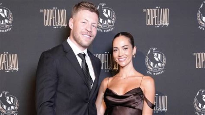 
Watch Video Of Star Jordan De Goey Partying With Mystery Woman On Bali Break 