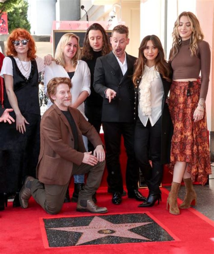 
Who are Natasha Lyonne parents? Parents Name, Siblings, Family, Ethnicity Age, Net Worth & More 