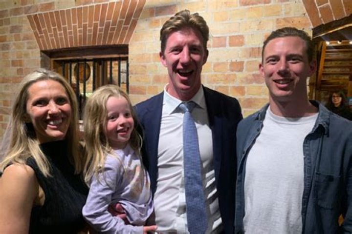 
Who Are Sam Uffindell Parents? Wife Julia Responds To Bullying Scandal 