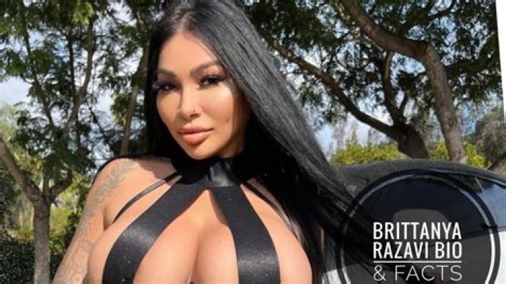 
Who Is Brittanya Razavi the Curvy Instagram Model? 