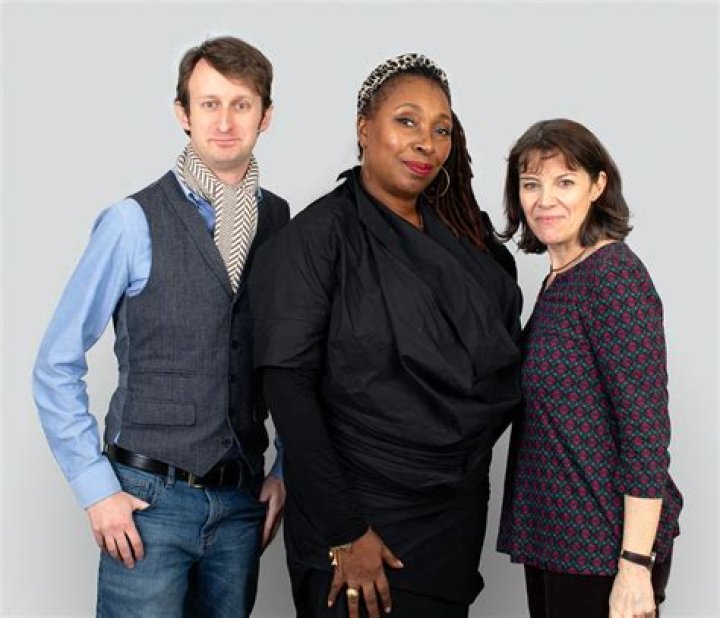 
Who is Lisa Bowerman, the wife of David Warner? Professor Grisenko and Titanic actor, Married Life 