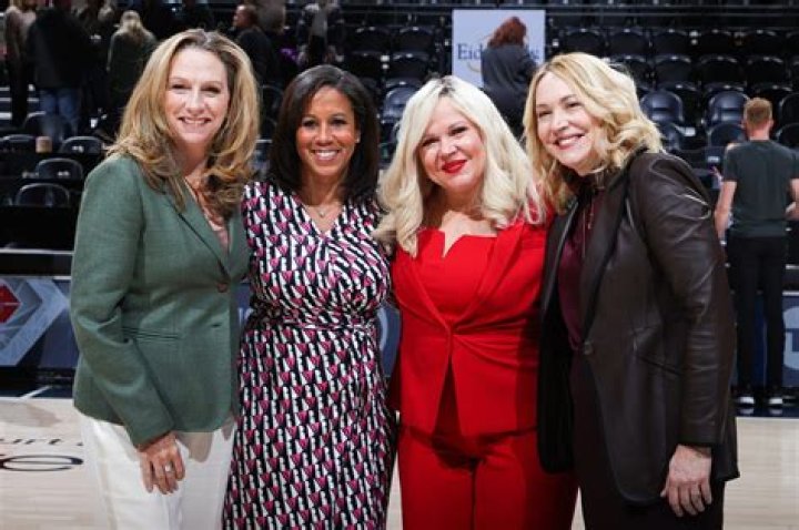 Who Is Marty Smith Wife Nancy Sauer? ESPN Reporter Height And Salary 2022