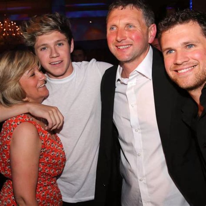 
Who Is Niall Horan’s Brother Greg Horan? His Parents And Wife 
