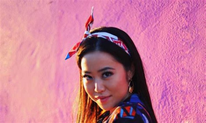 
Who is Stephanie Soo? Is she married? Age, Fiance, Net Worth 