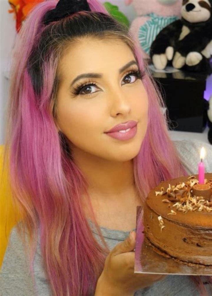 
Yammy_xox Height, Weight, Net Worth, Age, Birthday, Wikipedia, Who, Nationality, Biography 